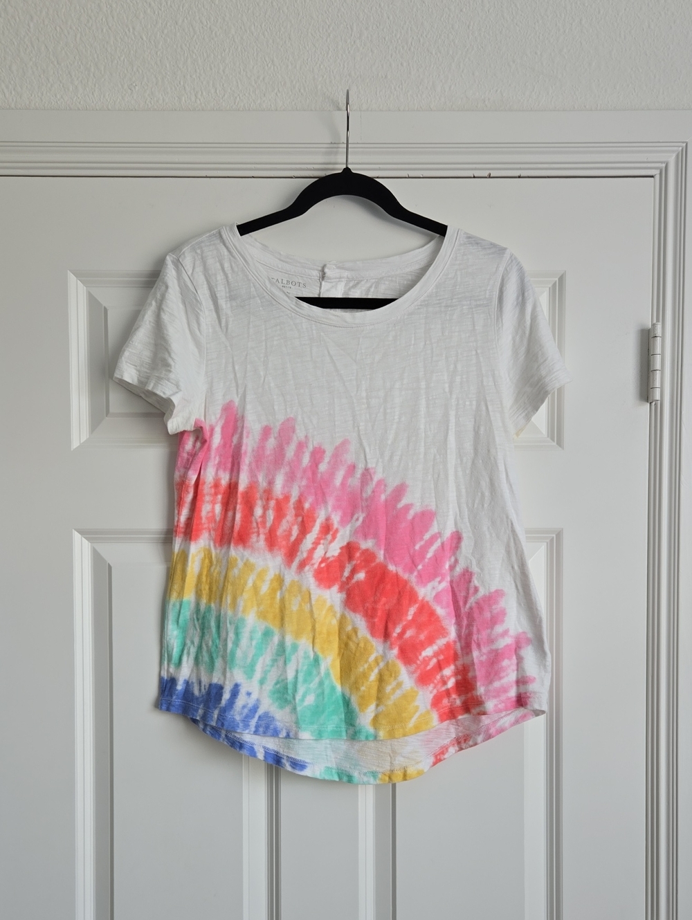 Talbots White Short Sleeve Tie-Dye Tee with Pink, Red, Yellow, Green & Blue Arc